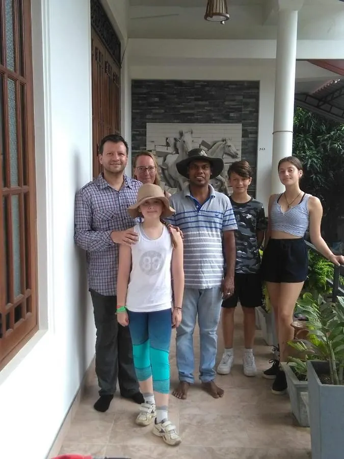 Mahaweli King'S Villa Kandy 3*,