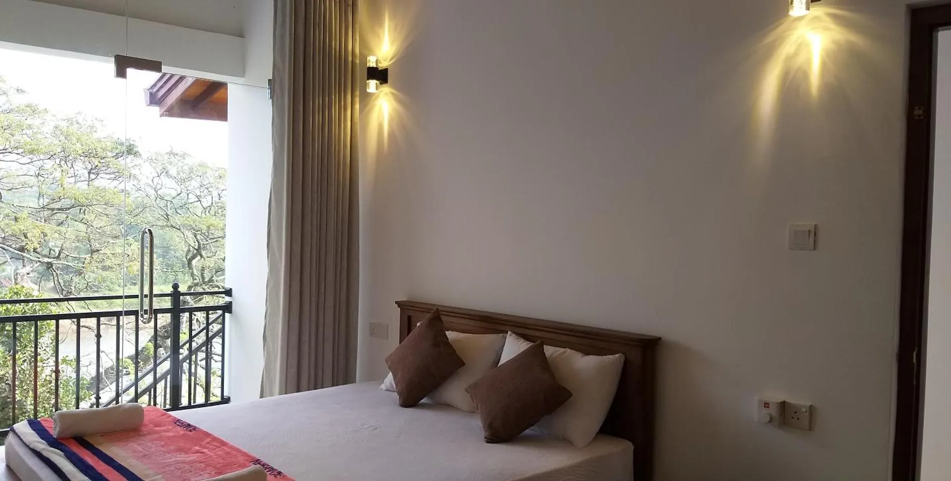Mahaweli King'S Villa Kandy Nocleg ze śniadaniem