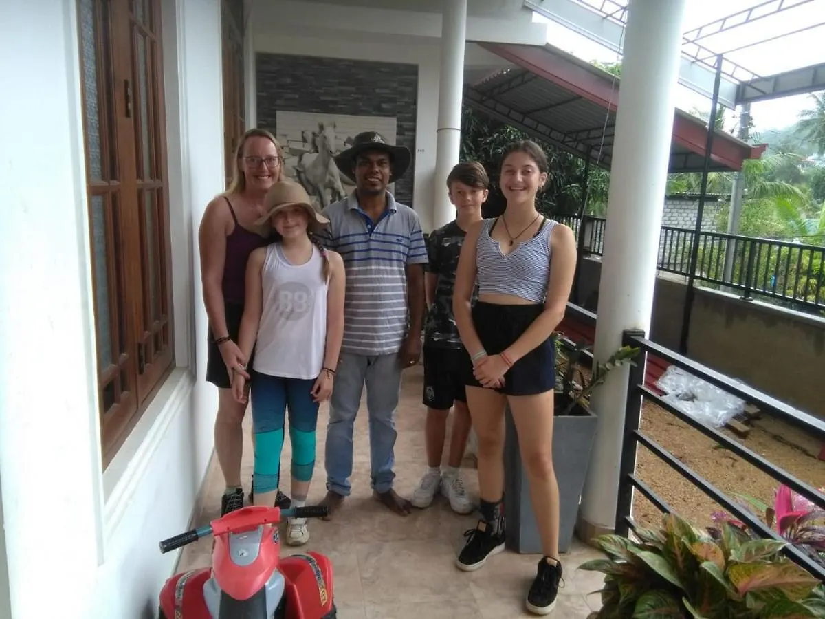 Mahaweli King'S Villa Kandy Nocleg ze śniadaniem